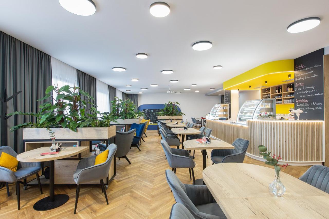 Hotel Restovna Jiloviste ภายนอก รูปภาพ
