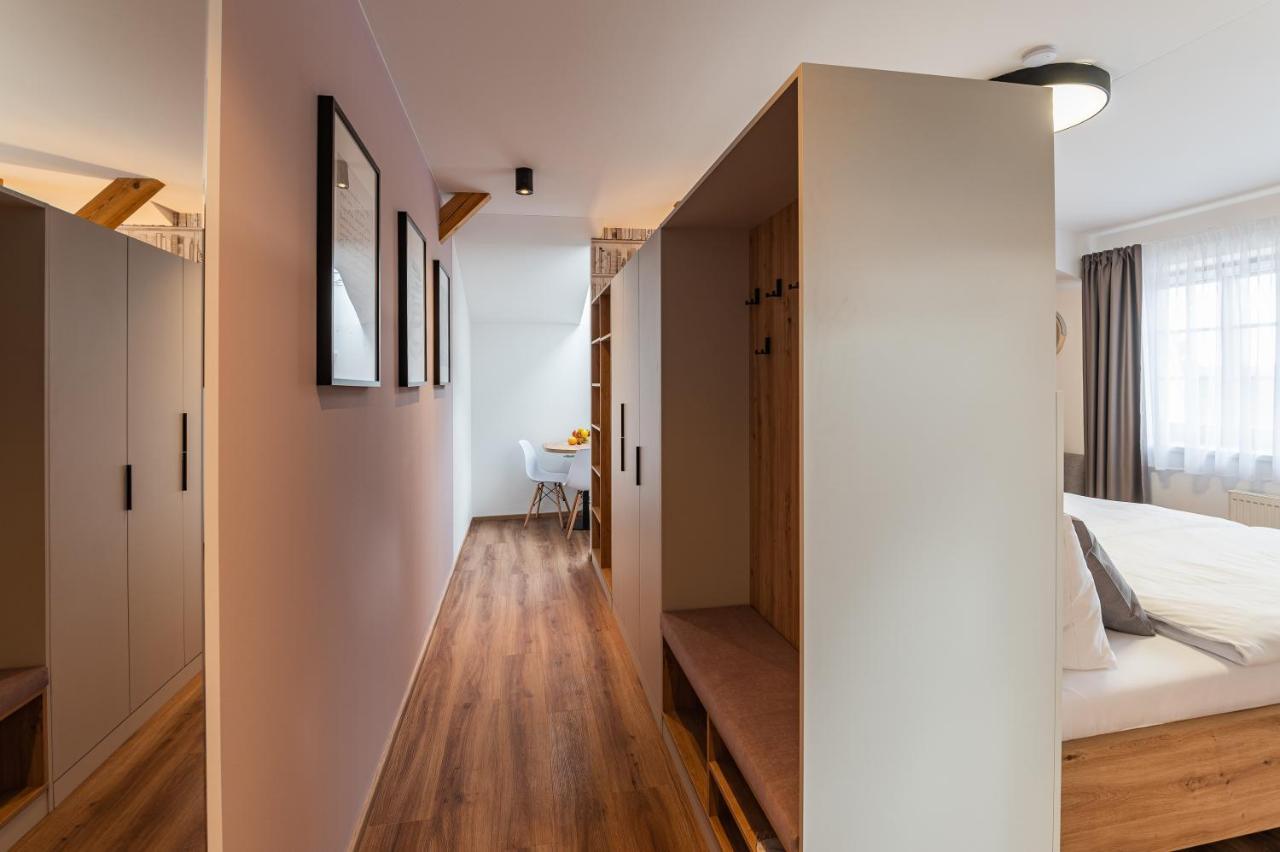 Hotel Restovna Jiloviste ภายนอก รูปภาพ