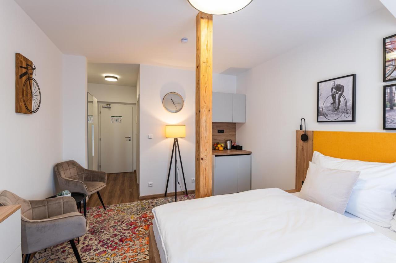 Hotel Restovna Jiloviste ภายนอก รูปภาพ