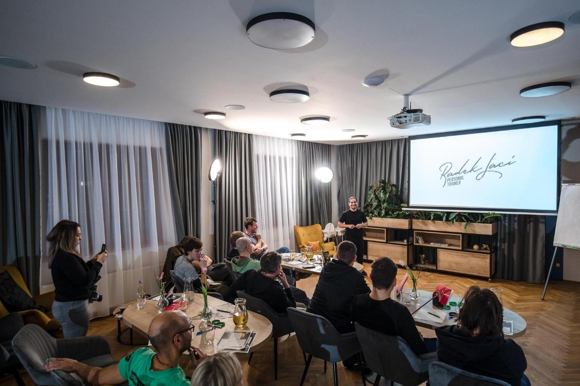 Hotel Restovna Jiloviste ภายนอก รูปภาพ