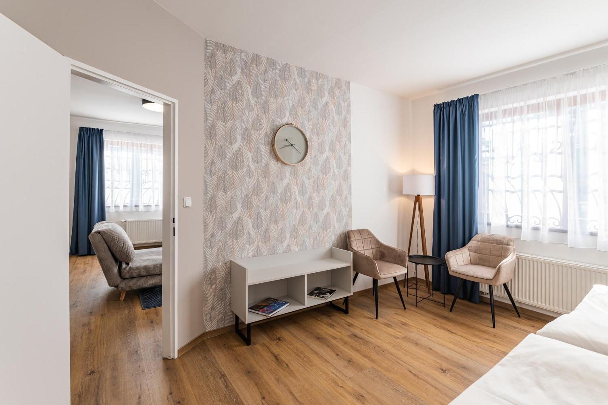 Hotel Restovna Jiloviste ภายนอก รูปภาพ